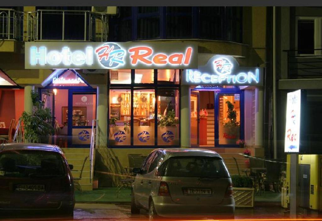 Hotel Real Pristina Exterior foto