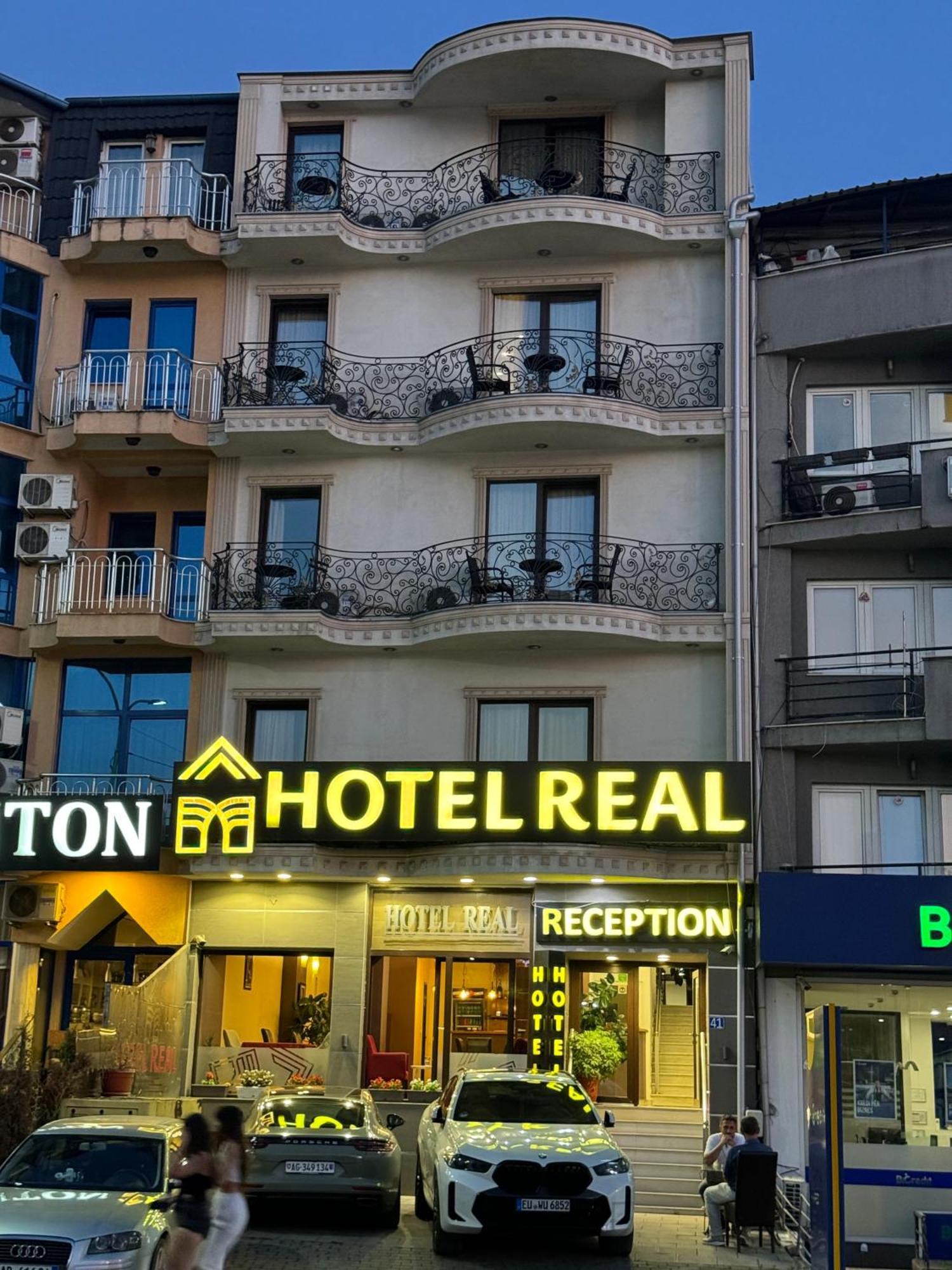 Hotel Real Pristina Exterior foto
